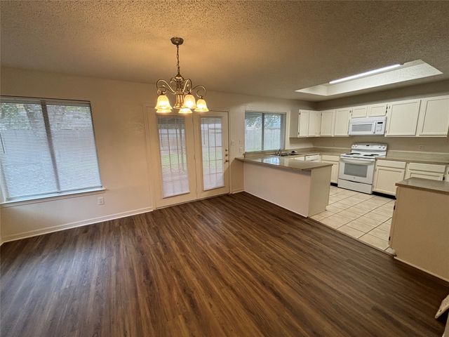 2514 Livingston Lane, Grand Prairie, TX 75052