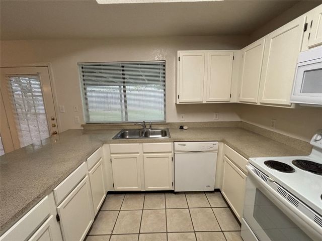 2514 Livingston Lane, Grand Prairie, TX 75052