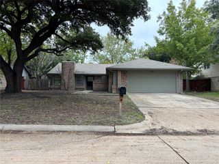 2514 Livingston Lane, Grand Prairie, TX 75052