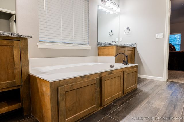 721 E 125th Place S, Jenks, OK 74037