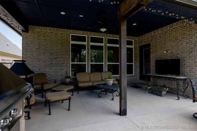 721 E 125th Place S, Jenks, OK 74037