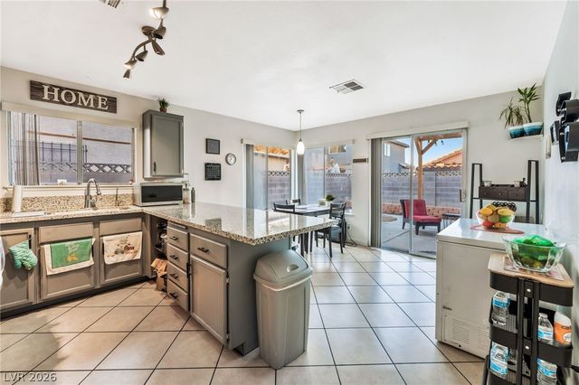 5942 Whispering Pine Avenue, Las Vegas, NV 89142