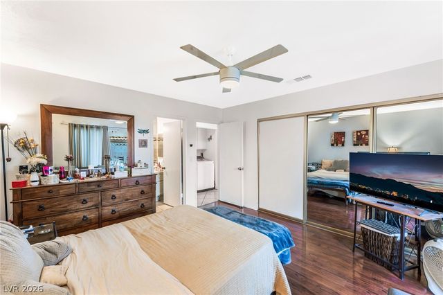 5942 Whispering Pine Avenue, Las Vegas, NV 89142