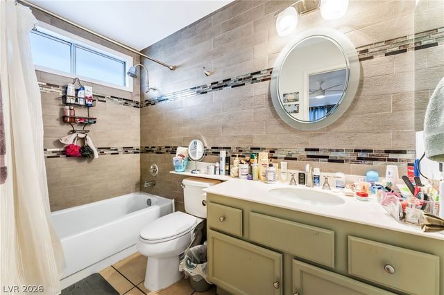 5942 Whispering Pine Avenue, Las Vegas, NV 89142