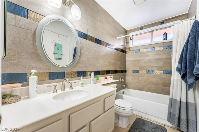 5942 Whispering Pine Avenue, Las Vegas, NV 89142