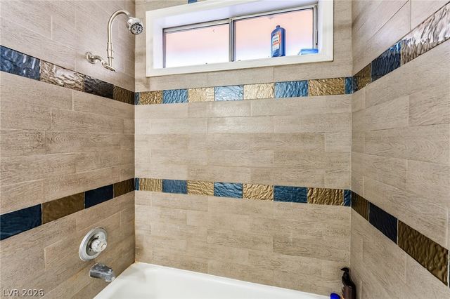 5942 Whispering Pine Avenue, Las Vegas, NV 89142