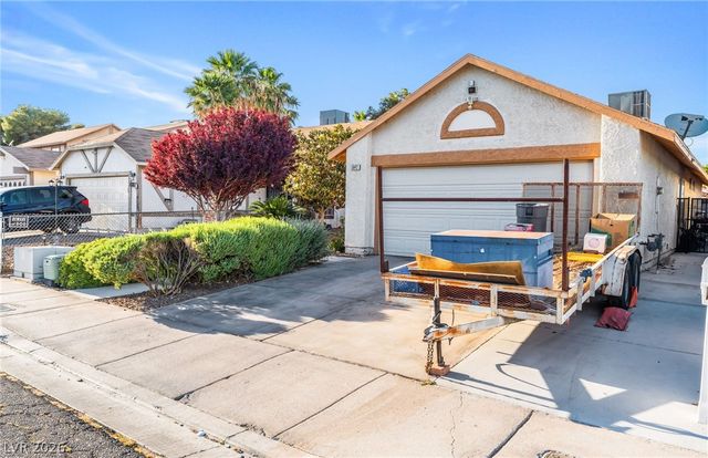 5942 Whispering Pine Avenue, Las Vegas, NV 89142