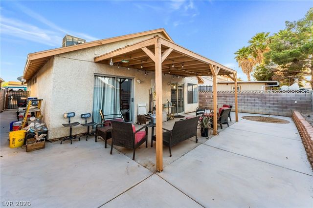 5942 Whispering Pine Avenue, Las Vegas, NV 89142