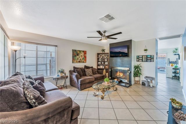 5942 Whispering Pine Avenue, Las Vegas, NV 89142