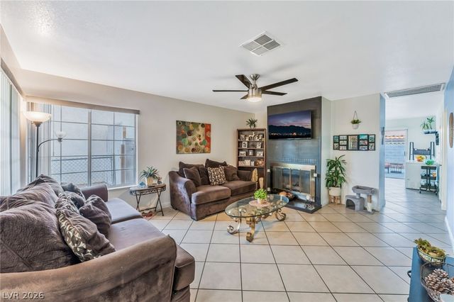 5942 Whispering Pine Avenue, Las Vegas, NV 89142