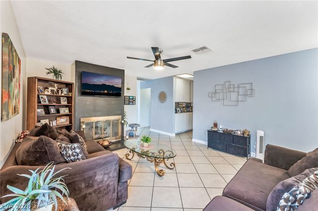 5942 Whispering Pine Avenue, Las Vegas, NV 89142