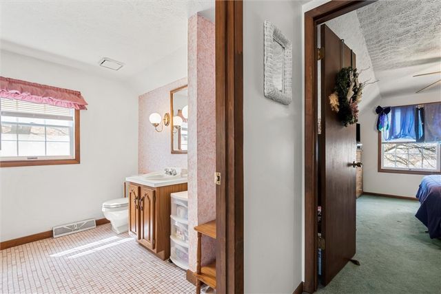 1242 La Belle Vue Rd, Allegheny Twp, PA 15690