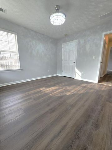 4060 Crescent Walk Lane, Suwanee, GA 30024