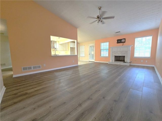 4060 Crescent Walk Lane, Suwanee, GA 30024