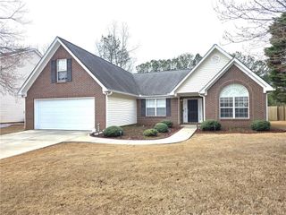 4060 Crescent Walk Lane, Suwanee, GA 30024