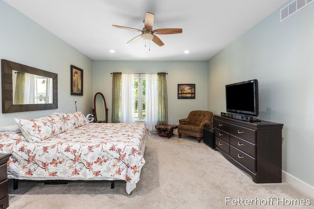 945 Kensington Street 122, Grand Rapids, MI 49534