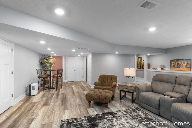 945 Kensington Street 122, Grand Rapids, MI 49534