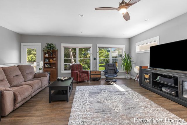945 Kensington Street 122, Grand Rapids, MI 49534