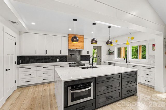 6201 Cory Bret Lane, Charlotte, NC 28278