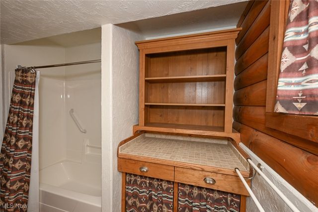 3870 Sleepy Hollow Road, Brunswick, OH 44212