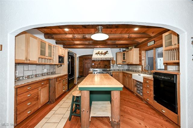 3870 Sleepy Hollow Road, Brunswick, OH 44212