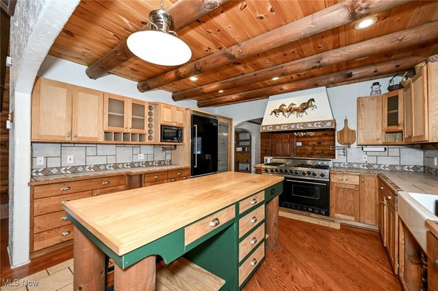 3870 Sleepy Hollow Road, Brunswick, OH 44212