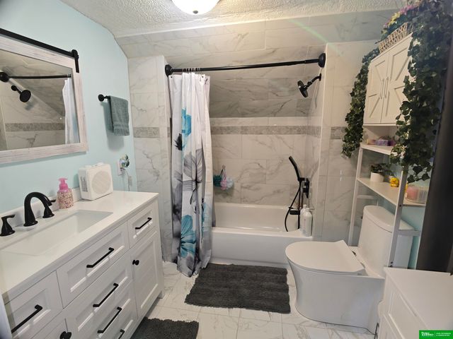 720 E 1st Street, Fremont, NE 68025