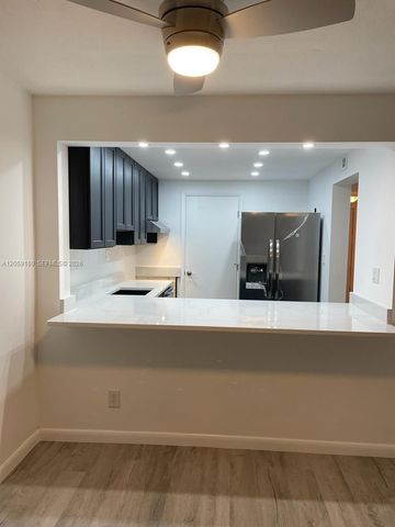 120 Royal Park Dr 2D, Oakland Park, FL 33309