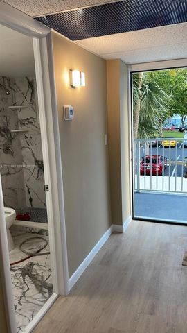 120 Royal Park Dr 2D, Oakland Park, FL 33309