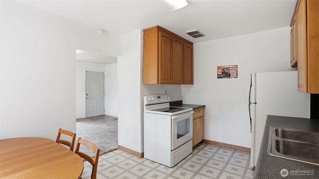 1107 E Chicago Street, Kent, WA 98030