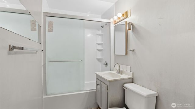 1107 E Chicago Street, Kent, WA 98030