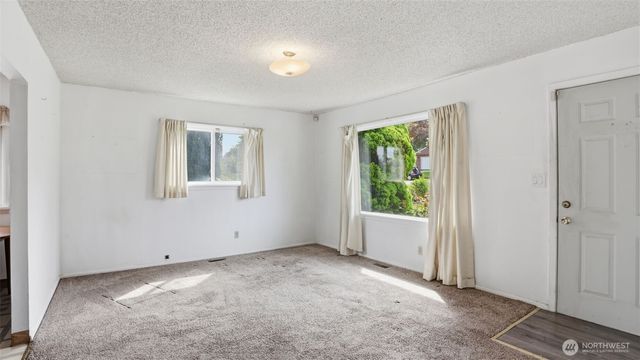1107 E Chicago Street, Kent, WA 98030