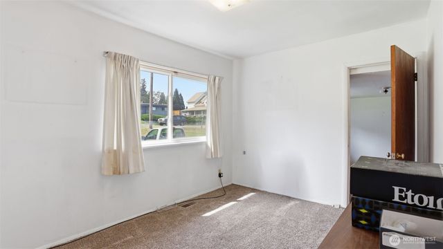 1107 E Chicago Street, Kent, WA 98030