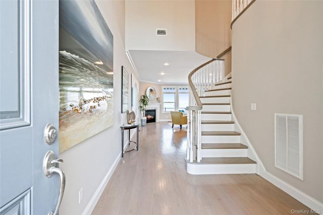 5 Sea Isle Landing, Glen Cove, NY 11542
