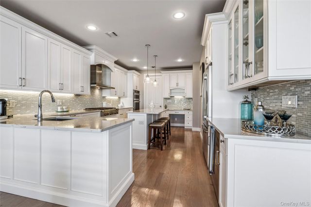 5 Sea Isle Landing, Glen Cove, NY 11542