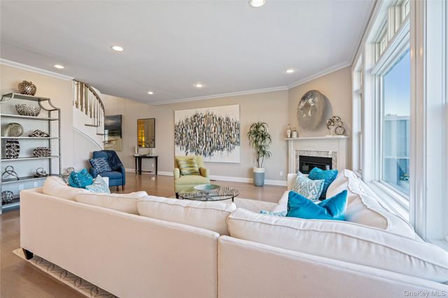 5 Sea Isle Landing, Glen Cove, NY 11542