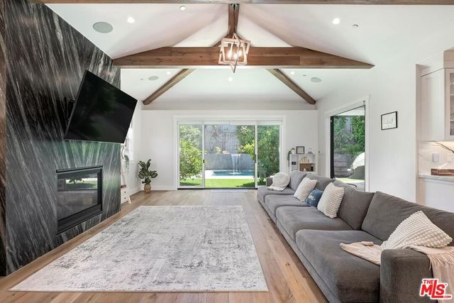 1540 1st Street, Manhattan Beach, CA 90266