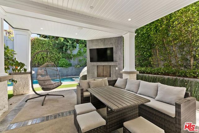 1540 1st Street, Manhattan Beach, CA 90266