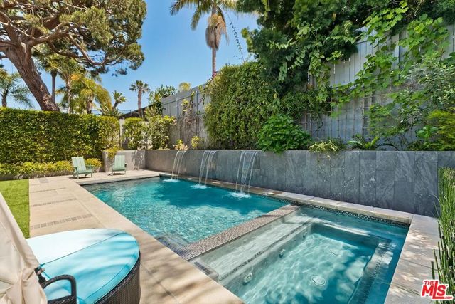 1540 1st Street, Manhattan Beach, CA 90266