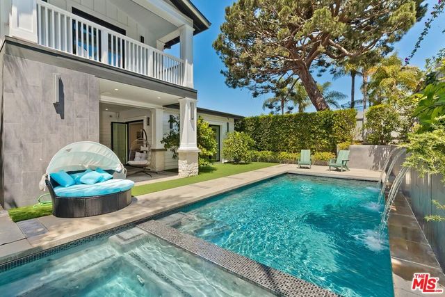 1540 1st Street, Manhattan Beach, CA 90266