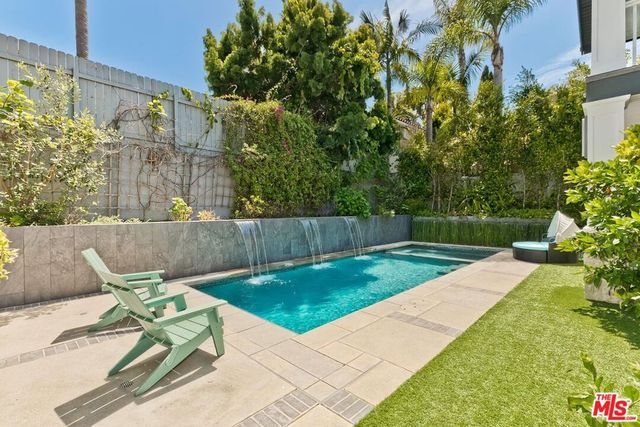 1540 1st Street, Manhattan Beach, CA 90266