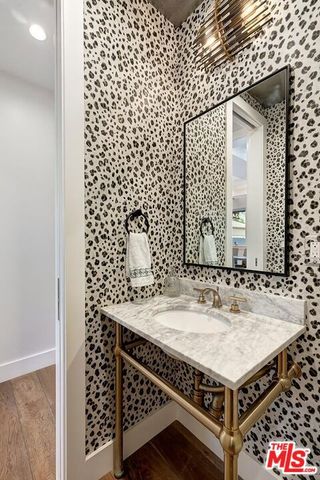 1540 1st Street, Manhattan Beach, CA 90266