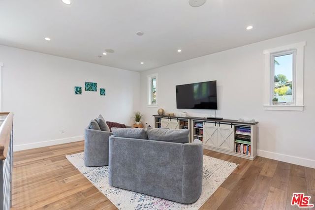 1540 1st Street, Manhattan Beach, CA 90266