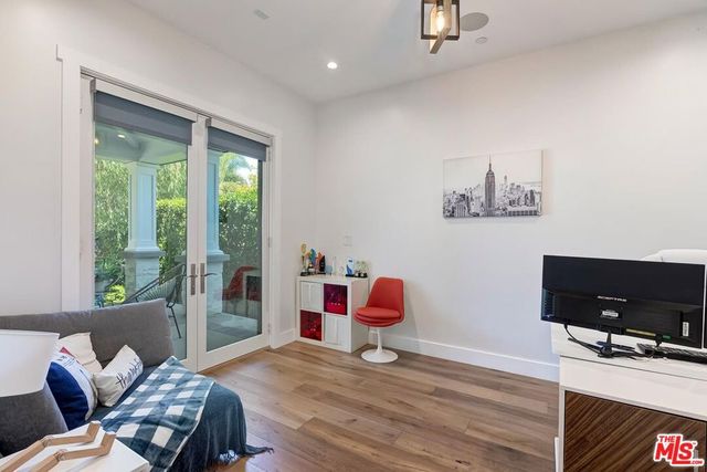 1540 1st Street, Manhattan Beach, CA 90266