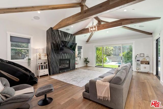 1540 1st Street, Manhattan Beach, CA 90266