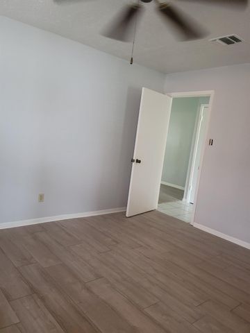 13023 Maxim Drive, Houston, TX 77065