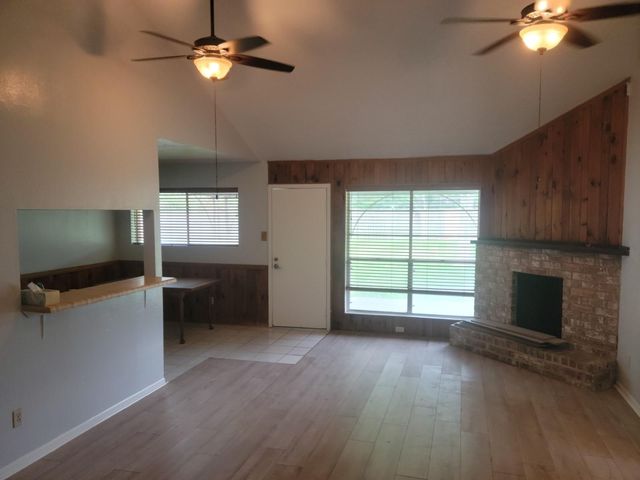 13023 Maxim Drive, Houston, TX 77065