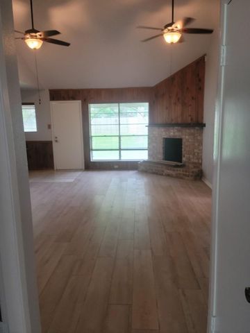13023 Maxim Drive, Houston, TX 77065