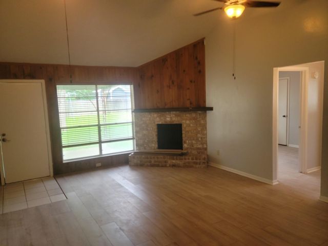 13023 Maxim Drive, Houston, TX 77065