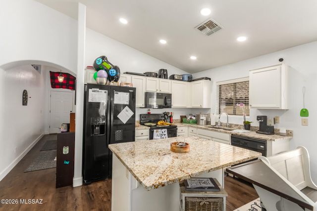 39425 S Cinch Strap Place, Tucson, AZ 85739